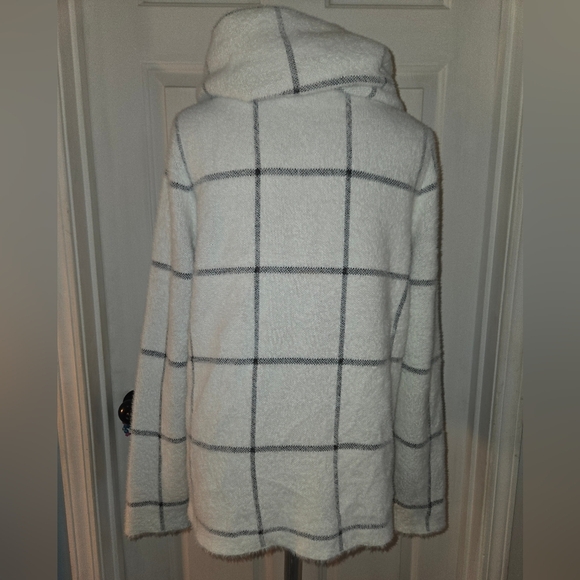 J. Jill White Chunky Plaid Cozy Women's Sweater With Detachable Scarf - Picture 4 of 7